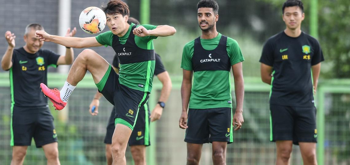 开云体育官网-克里夫兰骑士发布备战花絮，窗口期豪取连胜，中超任务艰巨，纪律约束更严格(中超10连胜纪录)