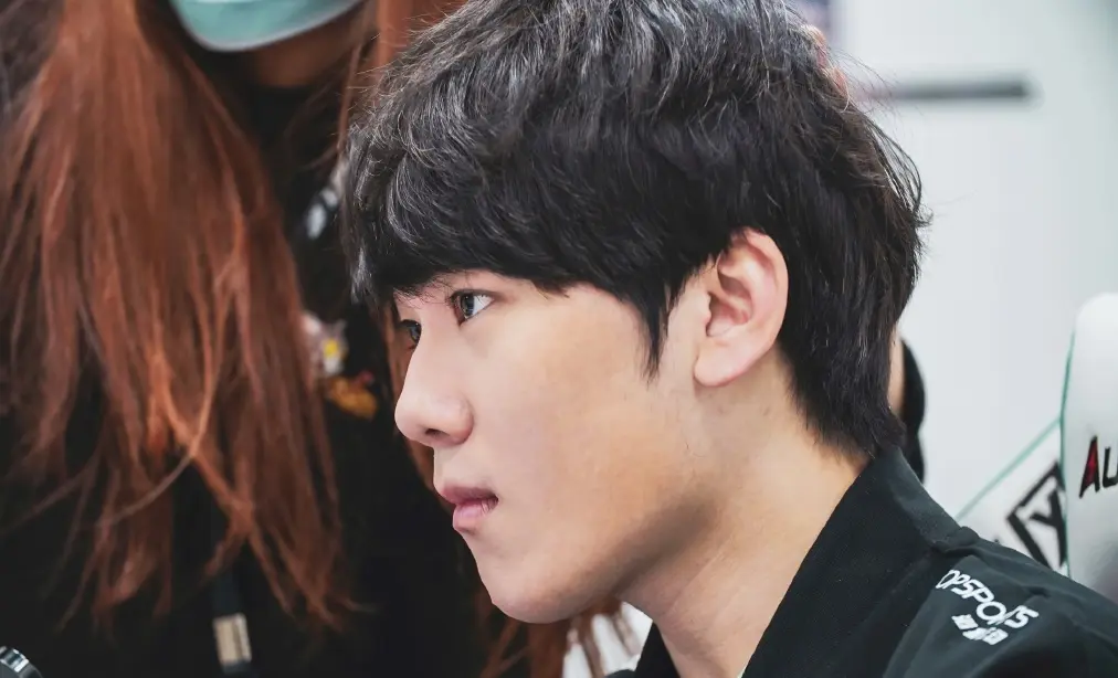 开云,kaiyun-JackeyLove爆冷击败G2莱万多夫斯基在老鹰比赛中挺进下一轮，风云突变尤文图斯清晨再遭质疑直接炸裂的简单介绍